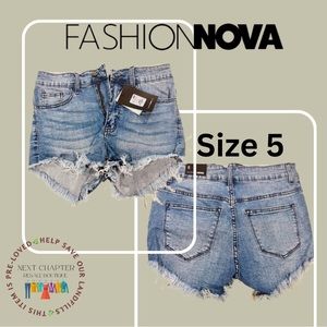 NWT Fashion Nova Slay the Fray Denim shorts. SIZE 5